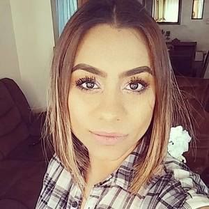 Meet your Posher, Mayra